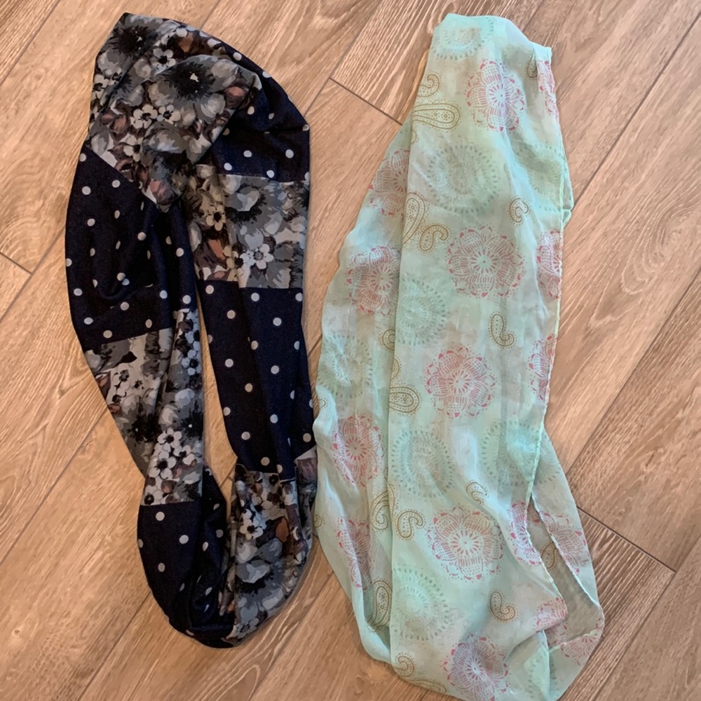 Set of 2 scarves